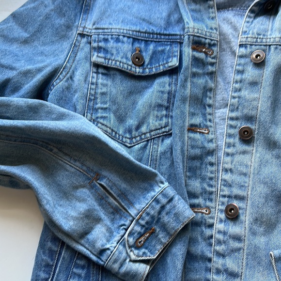 Forever 21 jean jacket - Picture 3 of 4